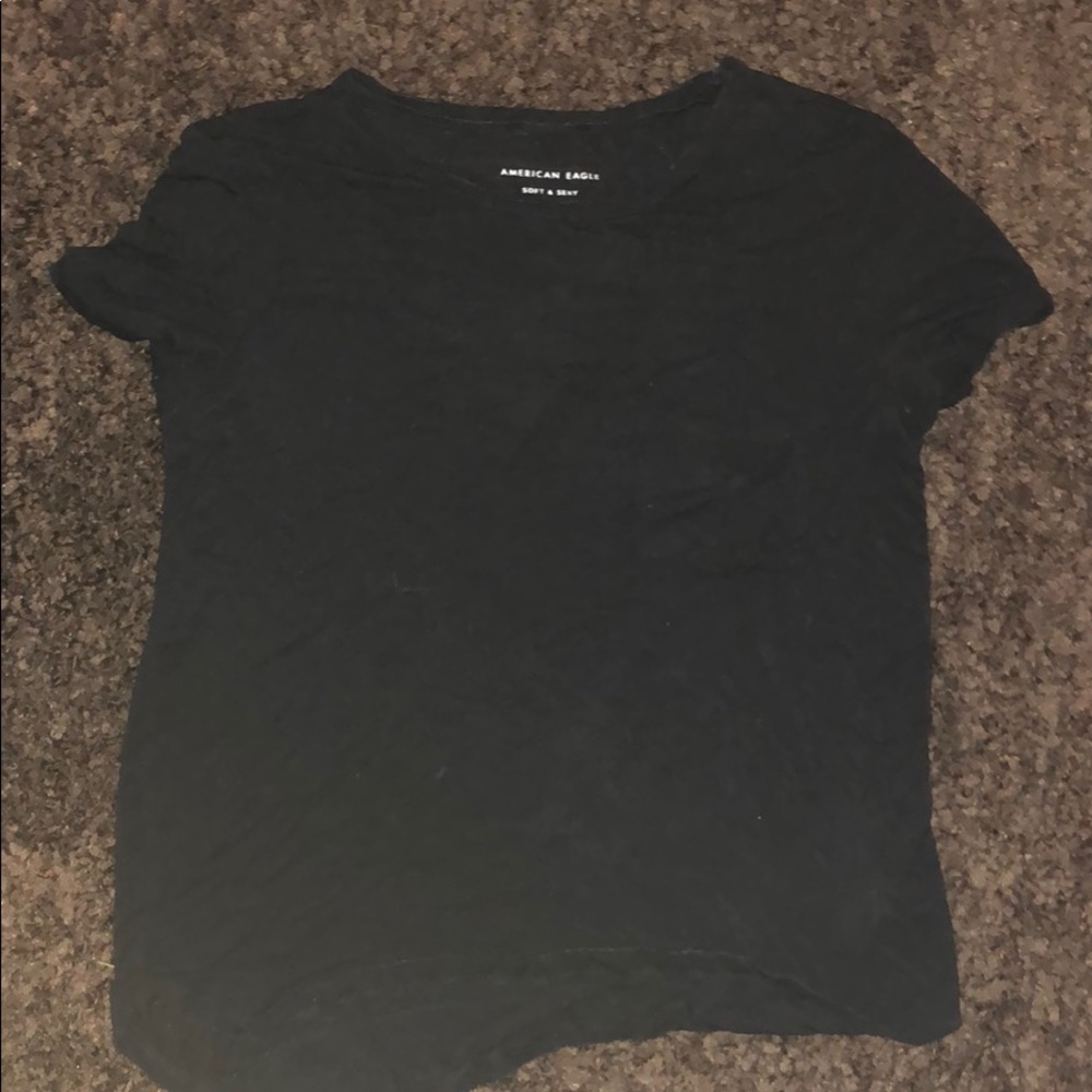 black simple pocket t-shirt